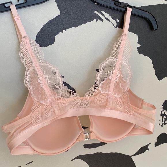 Lacy Pale Pink Front Close Bra - 36B - Picture 3 of 6